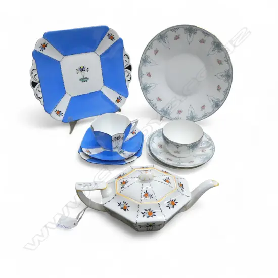 2 SHELLEY CHINA CAKE PLATES MATCHING CSPS & MISS MATCHED SHELLEY TEAPOT