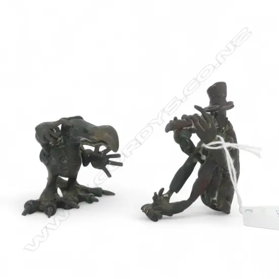 PR BRONZE FIGURES by TERRY KEENAN H.75mm man with instrument & dodo bird
