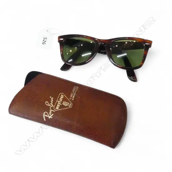 PR RAY-BAN SUNGLASSES IN LEATHER CASE
