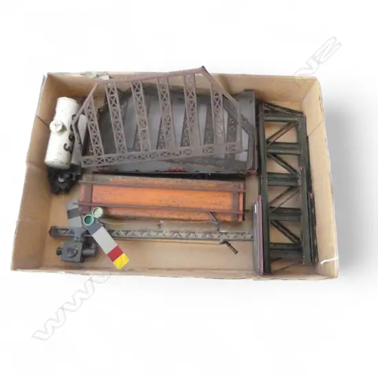 VINTAGE HORNBY RAILWAY SIGNAL LIGHT H330MM BAILEY BRIDGE ETC