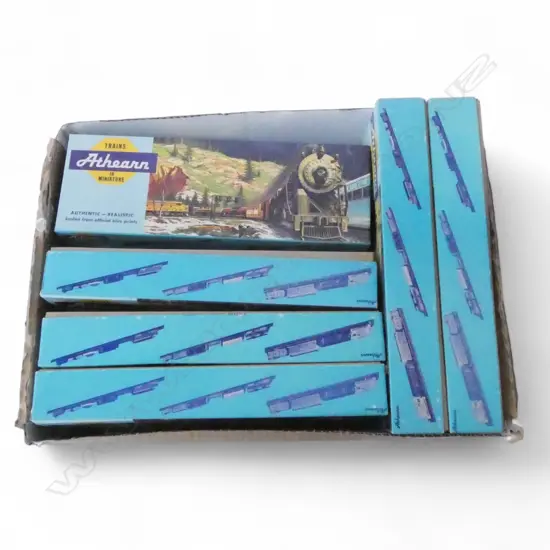 7 MINT & BOXED ATHEARN MODEL CARRIAGES READY TO MAKE UP L270MM