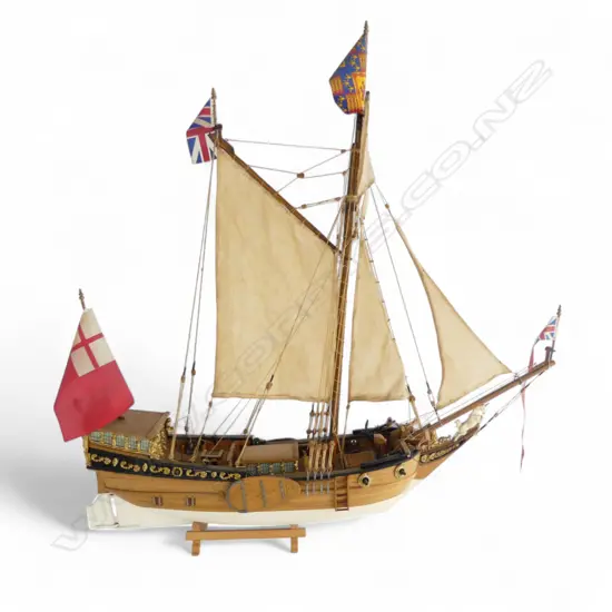 WOODEN SHIPS MODEL OF A GALLEON L.500mm H.470mm