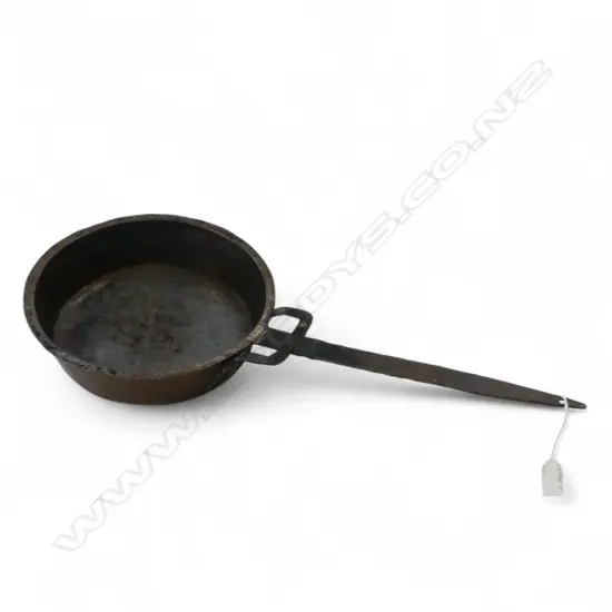 HAMMERED METAL FRY PAN L.620mm