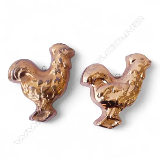 2 COPPER ROOSTER FOOD MOULDS H.290mm