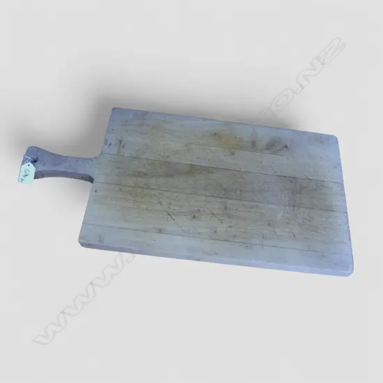LARGE WOODEN CHOPPING/ SERVING BOARD L450mm excl handle
