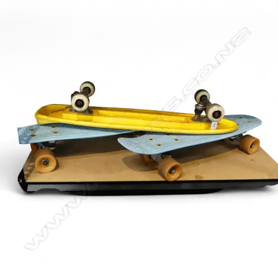 3 PLASTIC SKATEBOARDS L.645mm