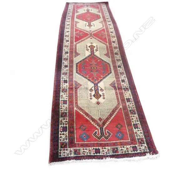 HAND KNOTTED WOOL PILE HERIZ RUNNER 3200x920mm