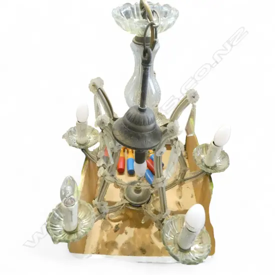 CRYSTAL CHANDELIER H.600mm + 7 WOODEN SKITTLES H.140mm