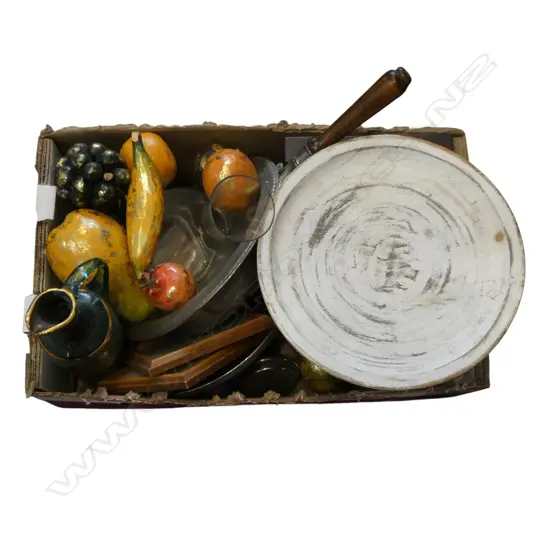 WOODEN FRUIT, COMPORT, CASED TEASPOONS