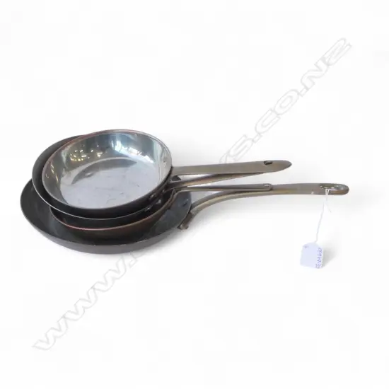 2 PORTUGESE COPPER PANS w. OTHERS L.400mm