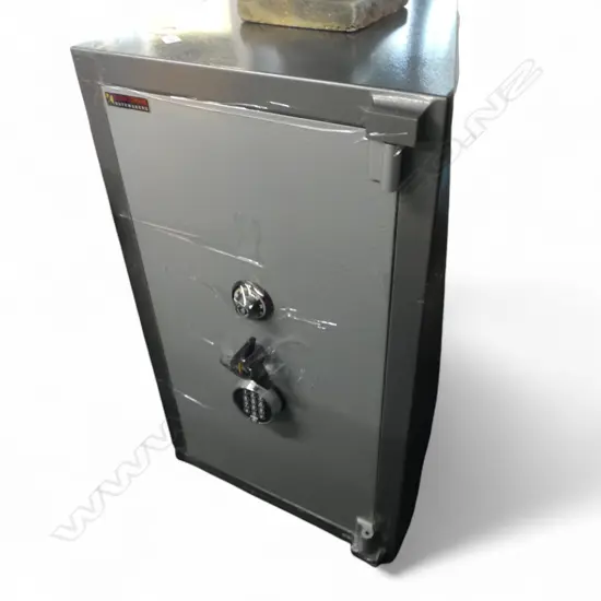 SAFE BY KINGDOM SAFEMAKERS 590x600x990mm OPEN