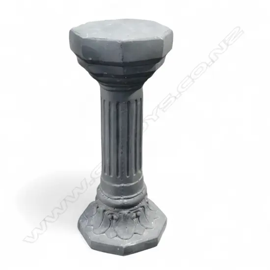 PAINTED CONCRETE PLINTH H.615mm