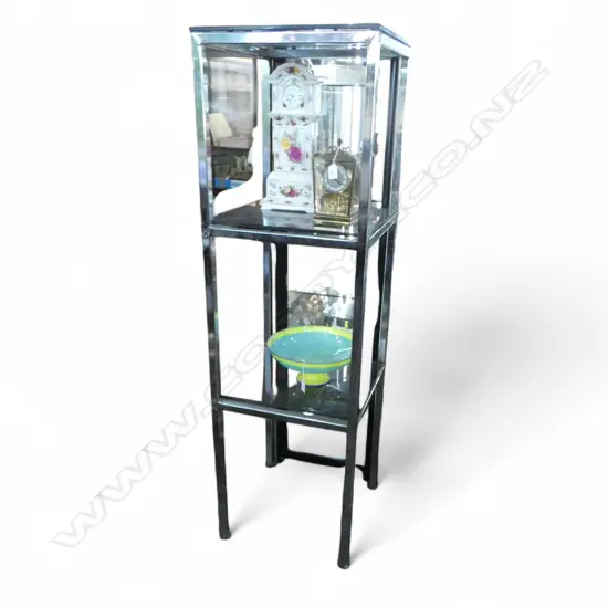 3 TEIR CHROME & TINTED GLASS DISPLAY STAND H1540 L460MM