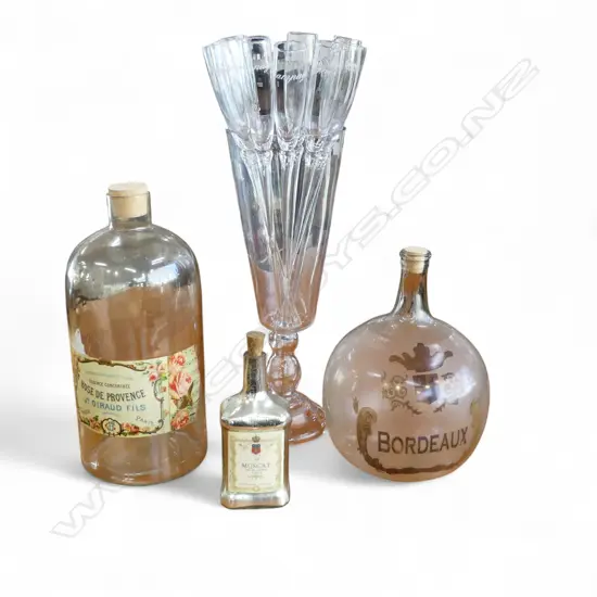 TALL GLASS VASE H.485mm CHIP w. 9 CHAMPAGNE FLUTES H.440mm + 3 VINTAGE STYLE BOTTLES