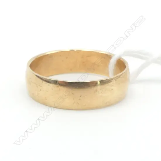 9ct GOLD WEDDER 4.58gms SIZE W