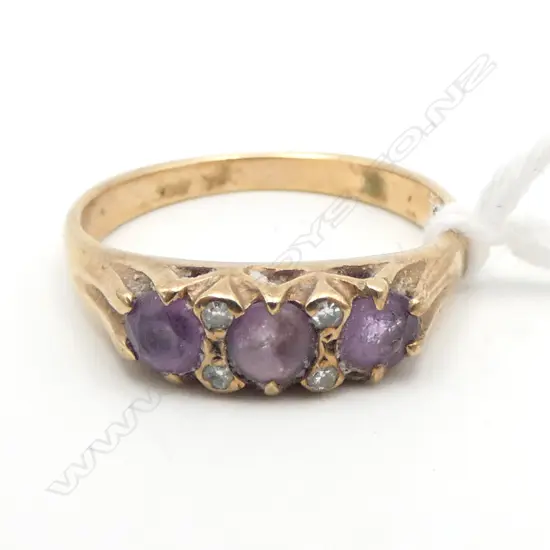 9ct GOLD 3 AMETHYST & SMALL DIAMOND RING 2.3gms ring SIZE L
