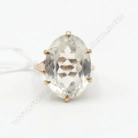 VINTAGE 9ct GOLD & LARGE FACETED PALE  CITRINE? GEMSTONE RING SIZE N