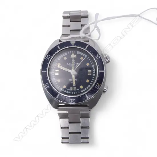 VINTAGE AQUASTAR BENTHOS 500 WRISTWATCH