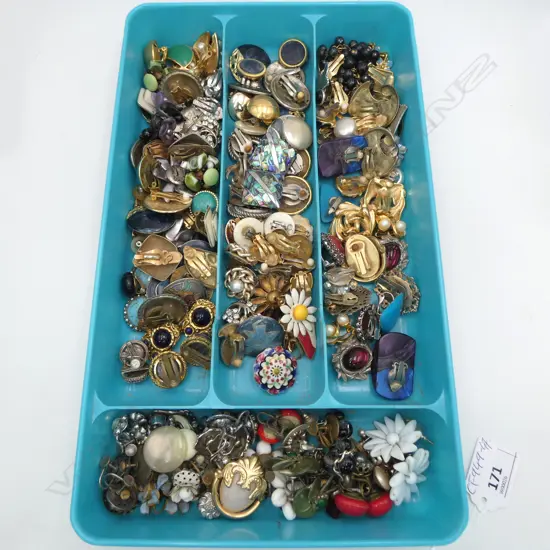 ASST. COSTUME JEWELLERY CLIP ON EARRINGS, etc