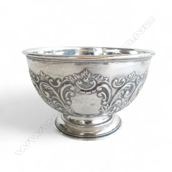 SHEFFIELD 1909 SILVER EMBOSSED BOWL Dia.120mm. 112gms