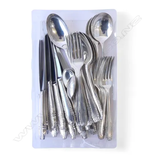 45 PCS GROSVENOR SILVER PLATED CUTLERY