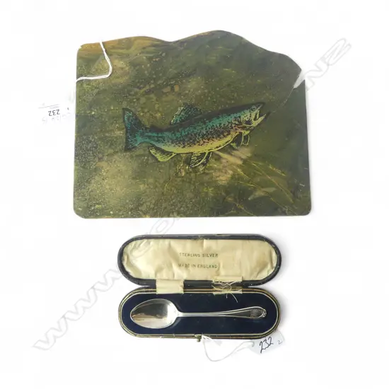 SLICE OF POUNAMU w. TROUT TRANSFER 195x245mm (HAIRLINE), BOXED STG SPOON, 19.5 gms