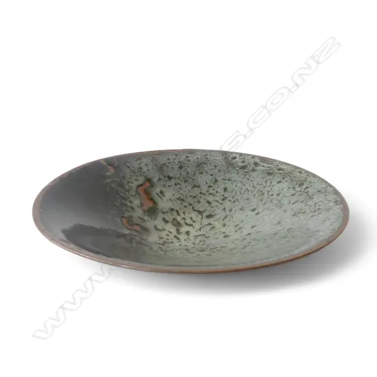 LEN CASTLE BOWL, VARIABLE GREY OVER TENMOKO GLAZE 1970s? 200mm dia