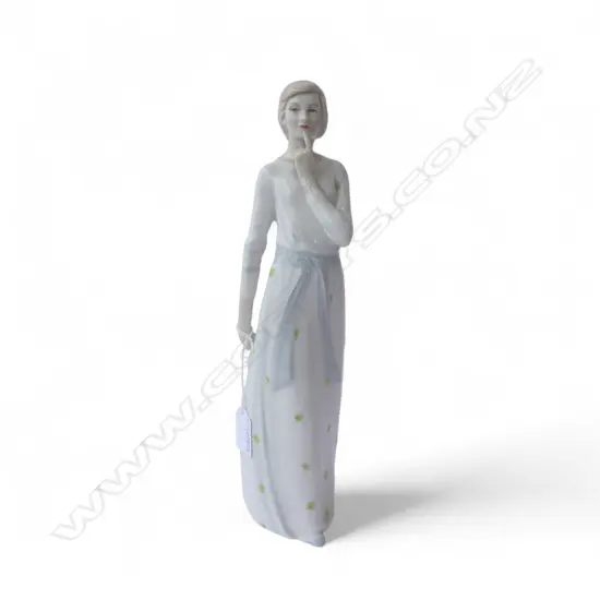ROYAL DOULTON FIGURINE 'PENSIVE' H.330mm