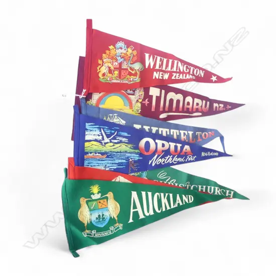 7 VINTAGE FELT CAR PENNENTS NZ TOWNS L410MM