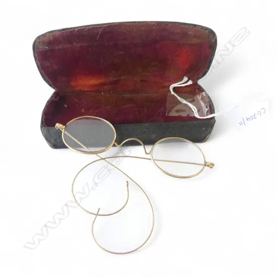 ANTIQUE 1/10 12K GOLD FILLED SPECTACLES IN CASE, L.125MM (CASE)
