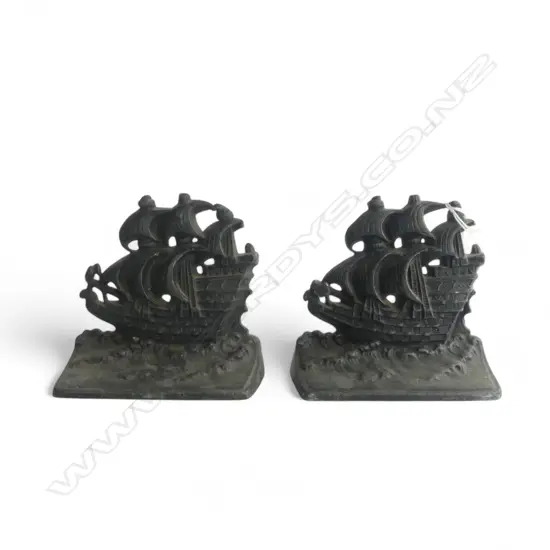 PR CAST IRON BOOK ENDS H.120mm