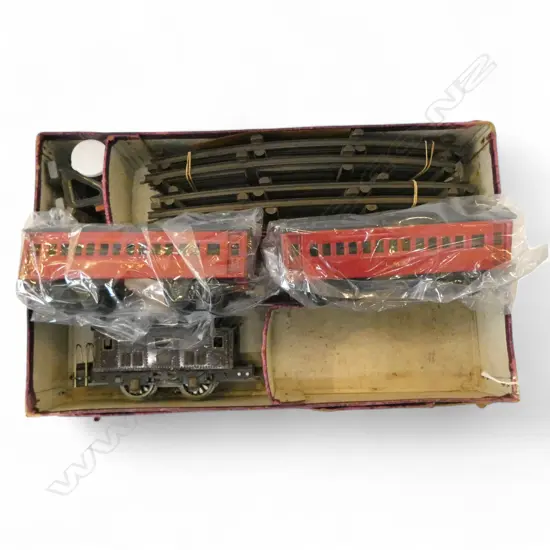 VINTAGE BOXED BRYANT ELECTRIC TRAIN SET L490 TENDER MISSING