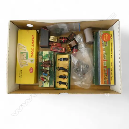 COLLECTION OF DINKY TOY MODEL RAILWAY FIGURES & ACCESORIES