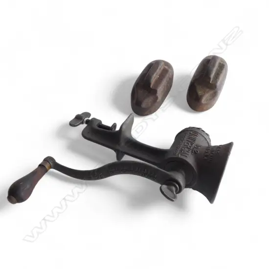 ANITQUE 'UNIVERSAL' FOOD CHOPPER + 2 CAST IRON MILKING MACHINE WEIGHTS 'PUAKURA STANDARD'