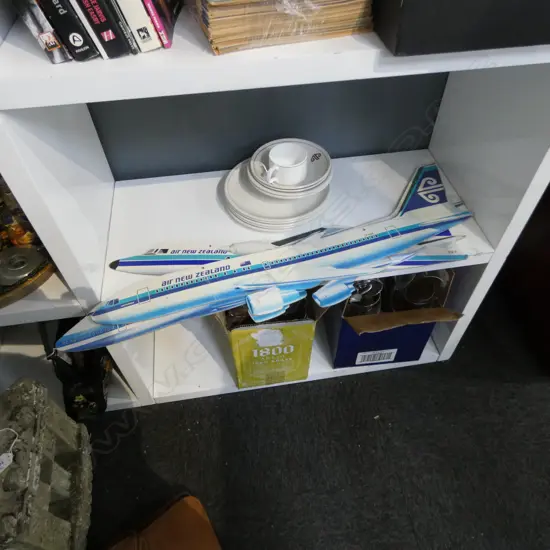 ASST. AIR NEW ZEALAND CROCKERY + CARDBOARD CUT OUT AIRLINERS ADVERTISING W.850mm