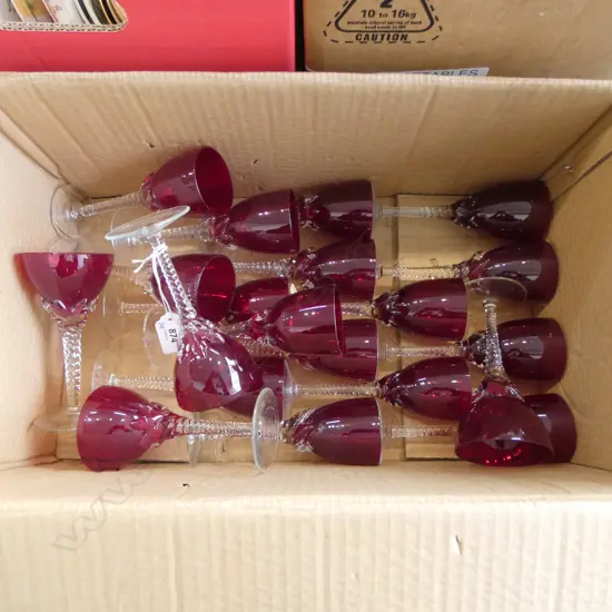 20 RED DRINKING GLASSES H.135mm