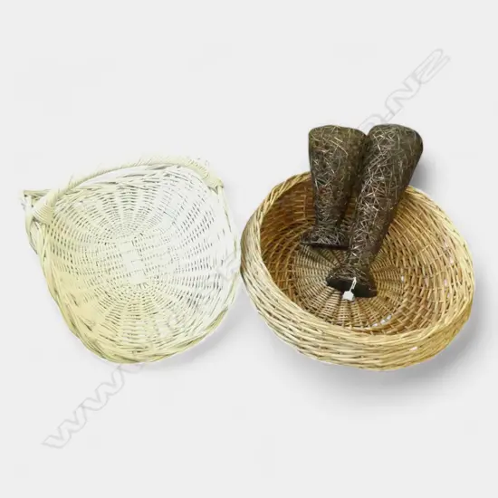 2 LG CANE BASKETS + PR CANDLE STANDS H.500mm