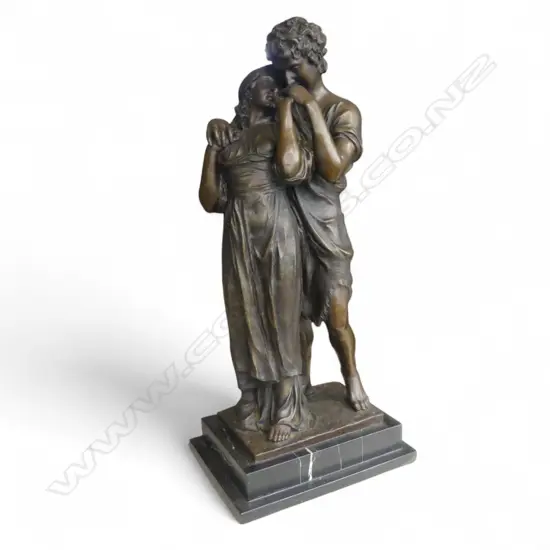 A 20th C. BRONZE SCULPTURE 'JEUNE COUPLE' AFTER LUCA MADRASSI ON BLACK MARBLE BASE (H) 570 X 265 MM