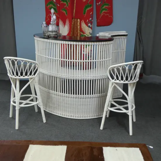 RETRO WHITE CANE DRINKS BAR 1250x1200x1985mm + PR KITCHEN STOOLS H.910mm