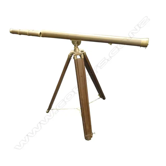 TELESCOPE ON TRIPOD L.985mm