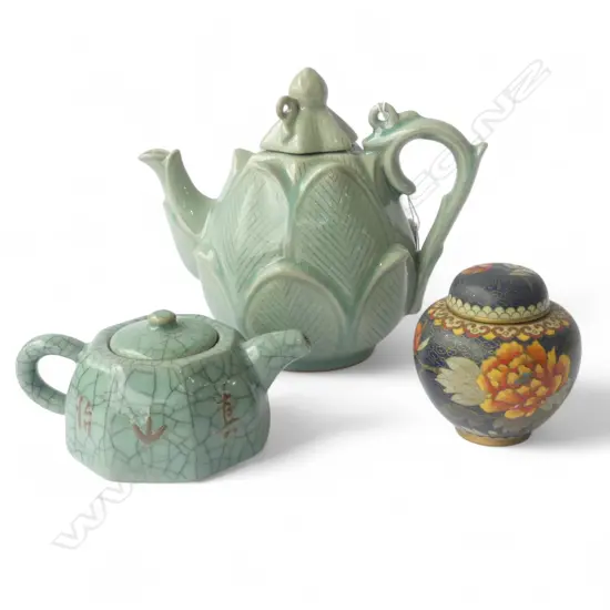 2 CELADON TEAPOTS H.165mm, CLOISONNE LIDDED JAR
