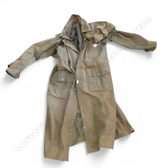 OUTBACK TRADING COMPANY OIL SKIN COAT SZ L