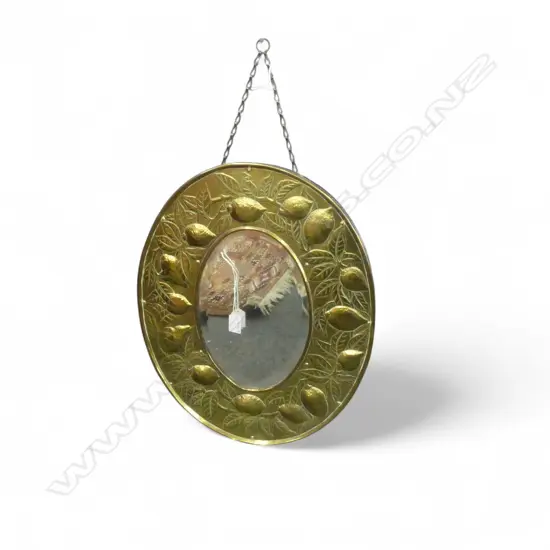 OVAL MIRROR w. BEATEN GOLD METAL FRAME 510x420mm