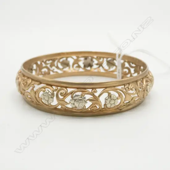 9ct GOLD WIDE PIERCED SCROLLING & FLORAL BANGLE 33gms