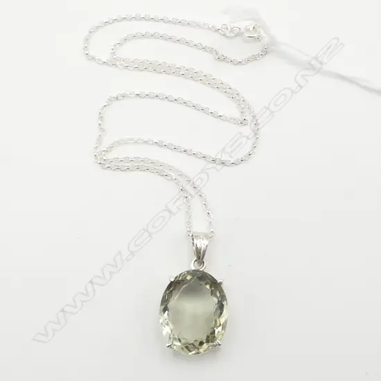 SILVER GREEN AMETHYST PENDANT on SILVER CHAIN