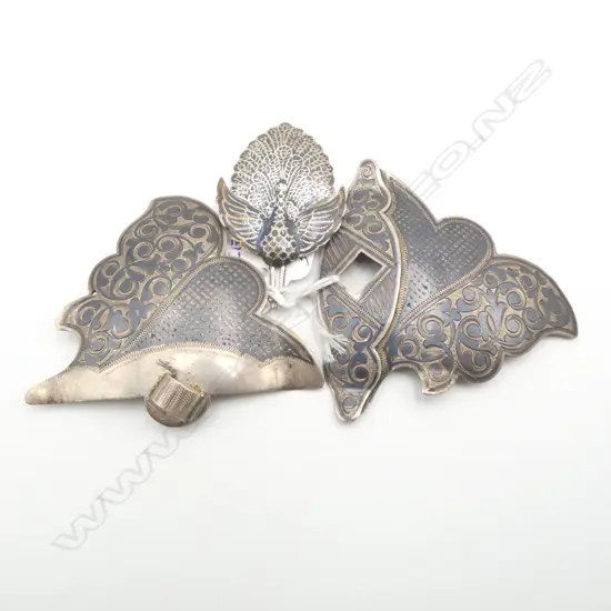 THAI S/SILVER BUCKLE & BROOCH 58GMS
