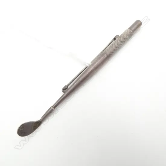 GOLFING VINTAGE SILVER GOLF CLUB BROOCH with removeable pencil end. L.105mm