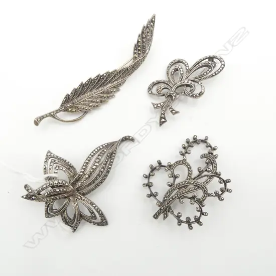 4 VINTAGE S/SILVER MARQUISITE BROOCHES 33GMS