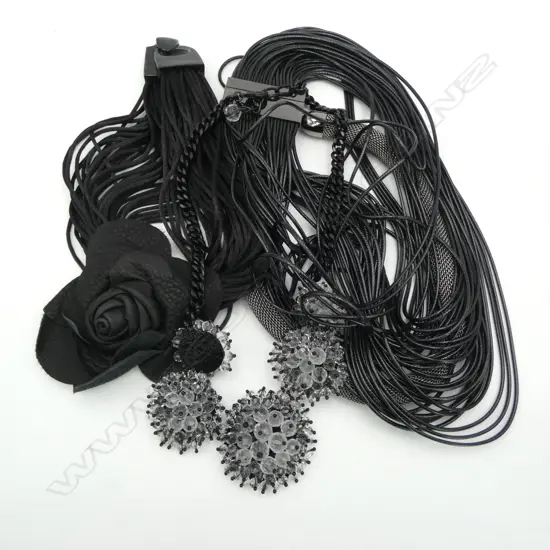4 SIZEABLE COSTUME NECKLACES, BLK LEATHER, METAL & CRYSTAL
