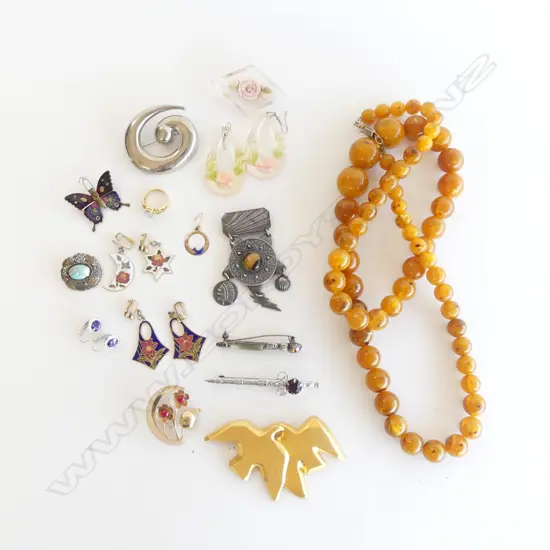COSTUME JEWELLERY INCL. FAUX AMBER BEAD NECKLACE L.1030mm